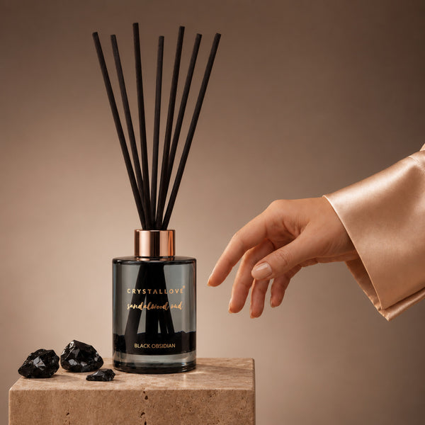 CRYSTALLOVE Sandalwood Oud & Black Obsidian Dyfuzor Zapachowy z patyczkami i czarnym obsydianem 120 ml
