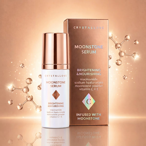 CRYSTALLOVE Moonstone Serum z niacynamidem i kwasem hialuronowym w szklanej butelce i złotym opakowaniu