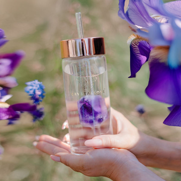 crystallove szklana butelka na wodę ze słomka i ametystem - amethyst straw bottle