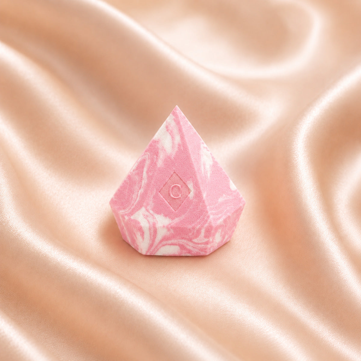 Gąbka do makijażu makeup blender w kolorze marble z logo | CRYSTALLOVE