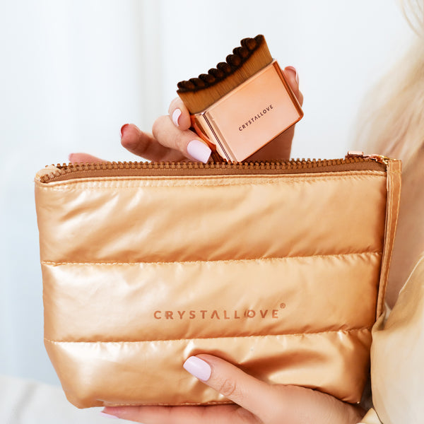Szczotka do drenażu limfatycznego twarzy CRYSTALLOVE Contour Face Brush w eleganckim rytuale beauty
