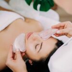 crystallove płytka do masażu twarzy gua sha z kwarcu różowego - kwarc różowy
