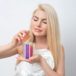 crystallove świeca zapachowa z kryształami - fluoryt tęczowy i szampan