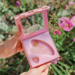 crystallove selflove gua sha z kwarcu różowego - masażer do twarzy z kwarcu