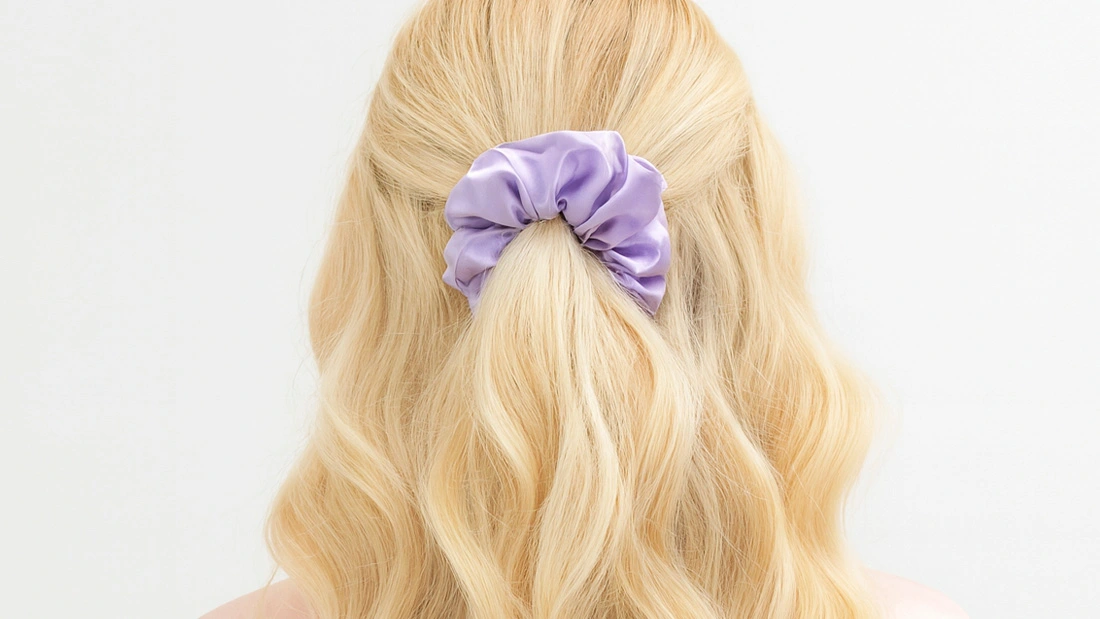 jedwabna gumka do włosów CRYSTALLOVE w kolorze liliowym