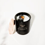 crystallove świeca sojowa drzewo sandałowe i oud 400g - sandalwood oud candle