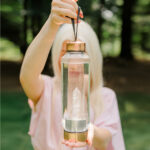 crystallove szklana butelka na wodę z kryształem górskim hexagon - water bottle