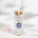 crystallove szklana butelka z ametystem i słomką 400ml - hologramowa