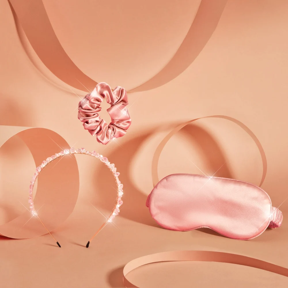 Rose Silk Set CRYSTALLOVE – jedwabny zestaw z opaską na oczy, gumką i opaską z kwarcem różowym