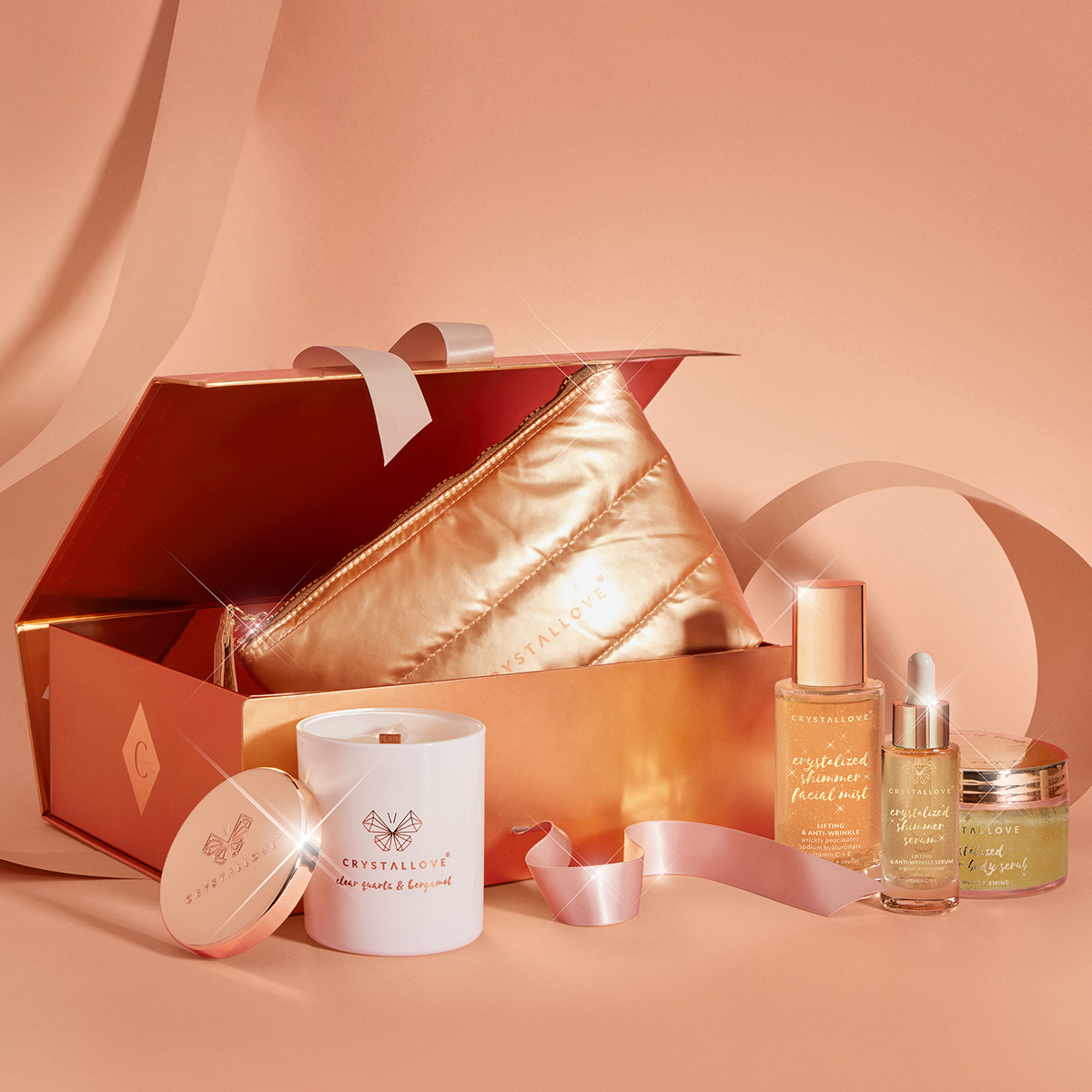 The Glow Ritual CRYSTALLOVE – zestaw prezentowy z kryształem górskim, świecą, peelingiem i kosmetyczką