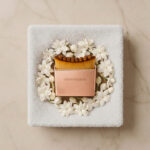 Contour Face Brush CRYSTALLOVE – szczotka do drenażu limfatycznego twarzy, szyi i dekoltu z włosiem premium i uchwytem w kolorze różowego złota